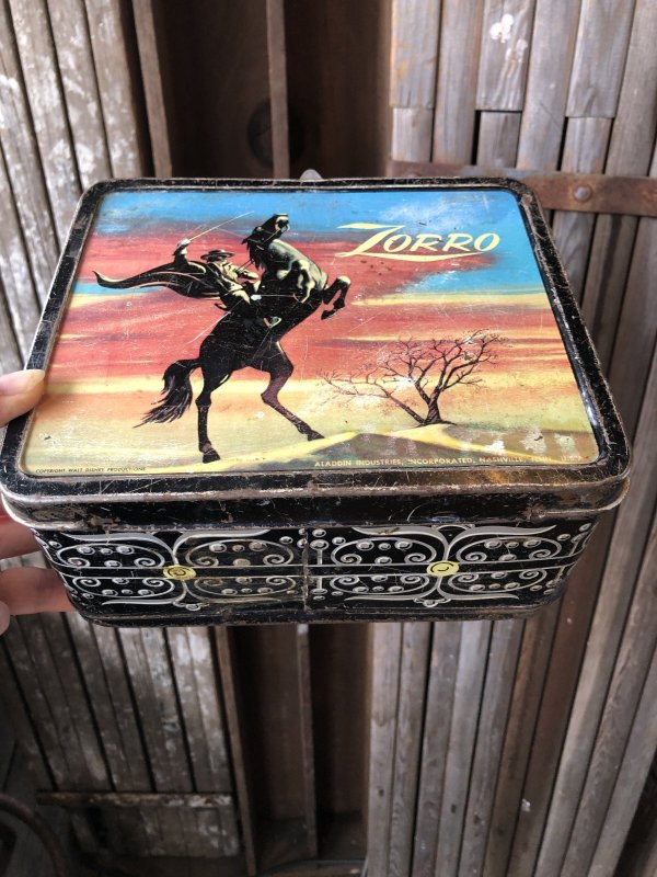 画像11: 50s Vintage Lunch Box Zorro (A578)