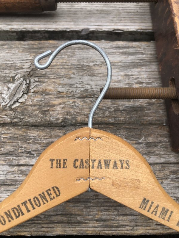 画像2: Vintage USA Advertising Wood Hanger THE CASYAWAYS (A581)
