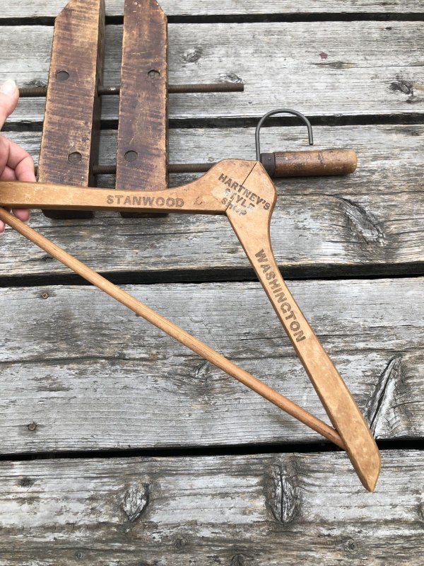 画像1: Vintage USA Advertising Wood Hanger HARTNEY'S STYLE SHOP (A584)