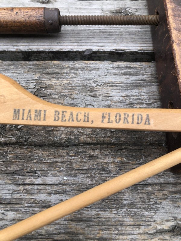 画像3: Vintage USA Advertising Wood Hanger THE CASYAWAYS (A581)