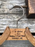 画像2: Vintage USA Advertising Wood Hanger C.D.Paine & Son (A593) (2)