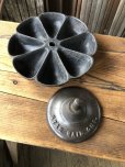 画像8: Antique Cast Iron Rotating Cobblers STAR NAIL CUP (A641) (8)