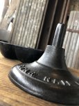 画像7: Antique Cast Iron Rotating Cobblers STAR NAIL CUP (A641) (7)