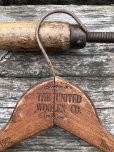 画像3: Vintage USA Advertising Wood Hanger THE UNITED WOOLEN (A689) (3)