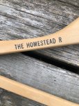 画像2: Vintage USA Advertising Wood Hanger THE HOMESTED R (A699) (2)