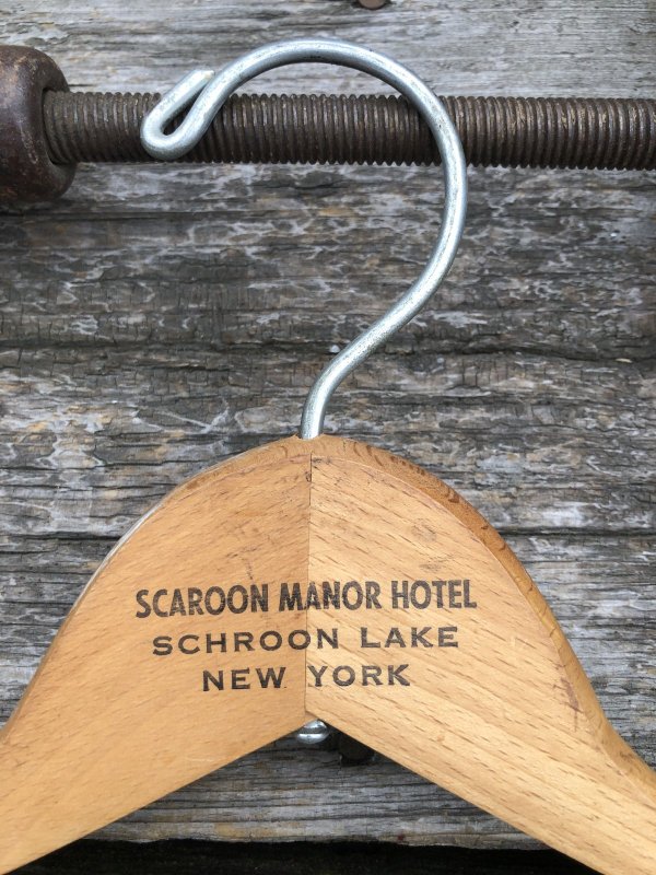 画像2: Vintage USA Advertising Wood Hanger SCROON MANOR HOTEL (A700)
