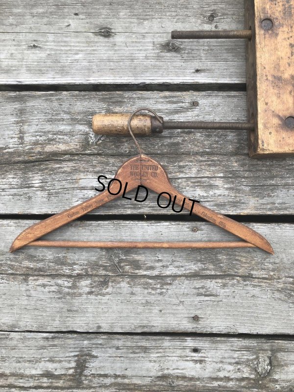 画像1: Vintage USA Advertising Wood Hanger THE UNITED WOOLEN (A689)