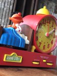 画像9: 70s Vintage Sesame Street Ernie Alarm Clock AM Radio (A703) (9)