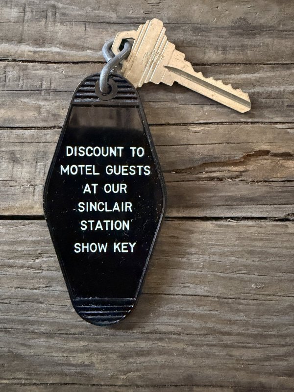 画像2: Vintage Motel Key TRAVEL INN #16 (A830)