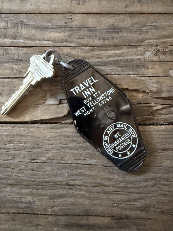 画像1: Vintage Motel Key TRAVEL INN #16 (A830)