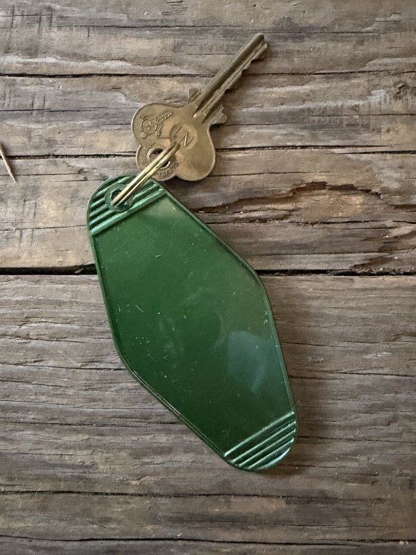 画像2: Vintage Motel Key FUN VALLEY #21 (A833)