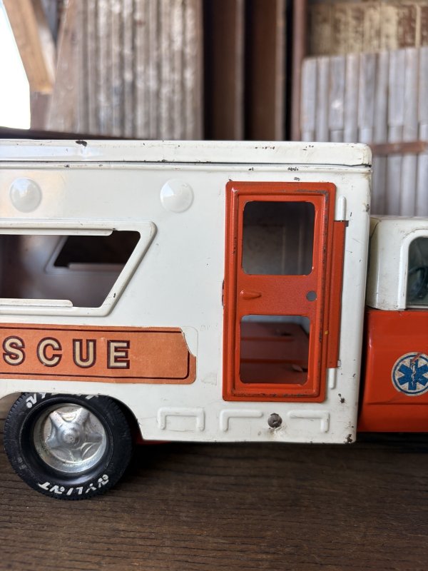 画像16: 70s Vintage Nylint Rescue Ambulance Truck (A845)