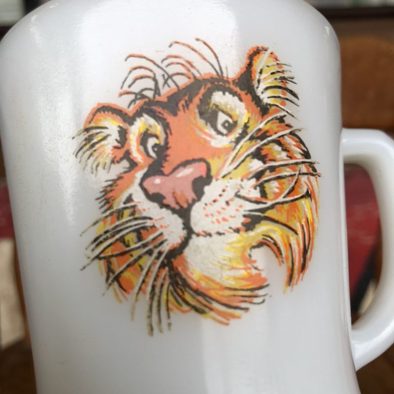 Esso Vintage Fire-King Milk Glass Coffee Mug ESSO Exxon Tiger 1959-1960 