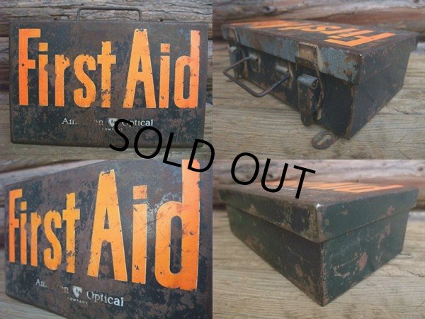 画像2: Vintage AO First AID Cabinet Box (NK250) (2)