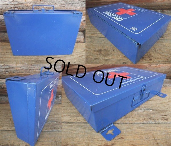 画像2: 70s Vintage Johnson&Johnson First AID Cabinet Box (NK980) (2)