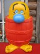 画像1: 70s Vintage New York Vinyl Kilroy PeekA Boo Barrel Coin Bank (PJ179)  (1)