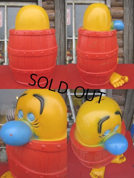画像2: 70s Vintage New York Vinyl Kilroy PeekA Boo Barrel Coin Bank (PJ179)  (2)