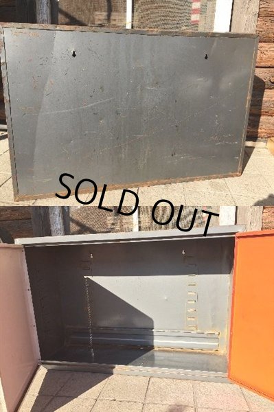 画像2: Vintage NAPA Metal Cabinet (PJ706)  (2)
