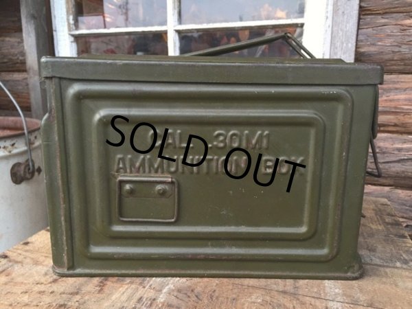 画像1: Vintage US Military Metal Ammo Box (DJ111） (1)