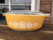 画像1: Old Pyrex Casseroles Golden Butterfly (DJ629） (1)