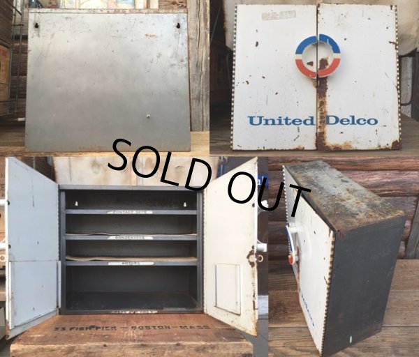 画像2: Vintage United Delco Metal Cabinet (MA22) (2)