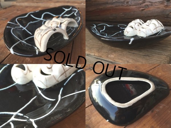 画像3: Vintage Comedy & Tragedy Ceramic Ashtray (MA124) (3)