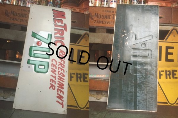 画像2: Vintage 7UP Soda Metal Sign Metric Refreshment Center (AL238) (2)