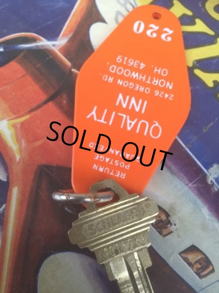 画像3: Vintage Motel Key Quality Inn #220 (AL7658)  (3)