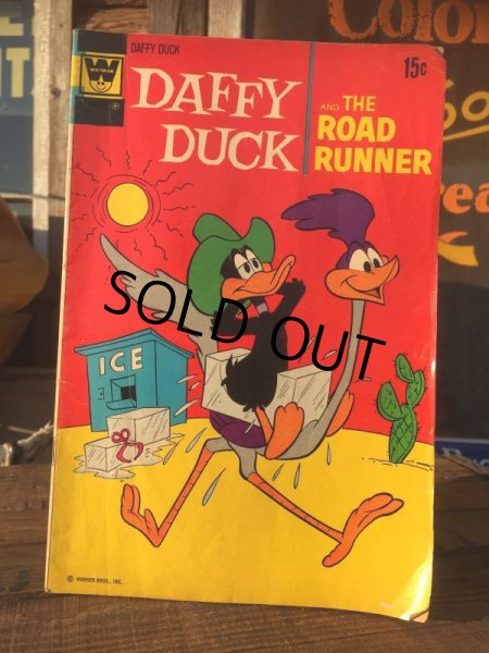 画像1: Vintage Comic Daffy Duck & The Road Runner 1972 No77  (AL506)  (1)