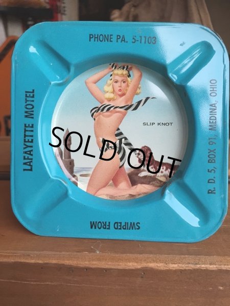 画像1: 50s Vintage Pin-Up Girl Ashtray LAFAYETTE MOTEL (AL938) (1)