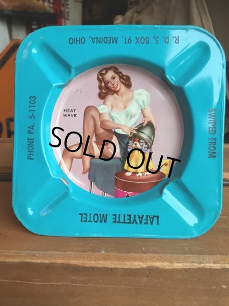 画像1: 50s Vintage Pin-Up Girl Ashtray LAFAYETTE MOTEL (AL939) (1)