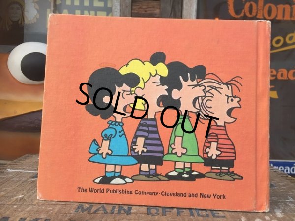 画像2: Vintage Book Snoopy He's Your Dog, Charlie Brown! (AL5392)  (2)