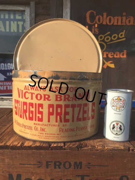 画像1: Vintage Tin Victor Brand Sturgis Pretzels Can (AL9681) (1)