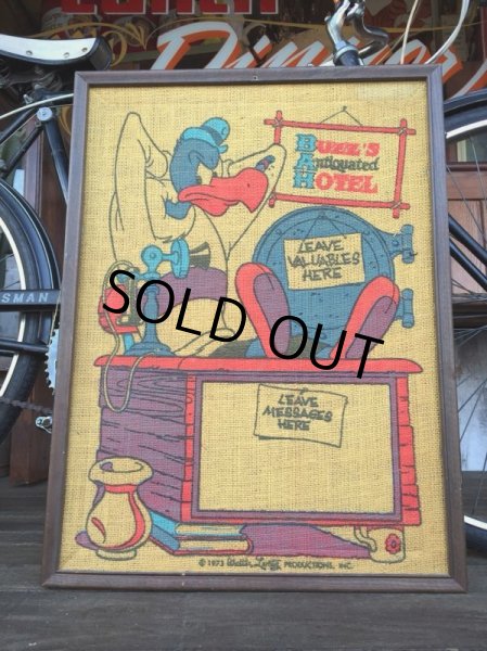 画像1: 70s Vintage Walter Lantz Buzz's Antiquated Hotel Burlap Message Board (J126) (1)