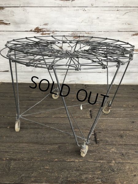 画像3: Vintage Wire Laundry Basket (J285) (3)