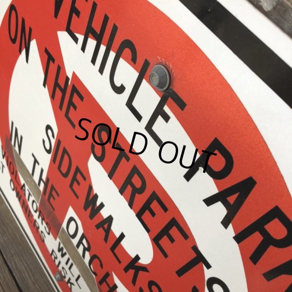 画像2: Vintage Road Sign NO VEHICLE PARKING (J331)   (2)