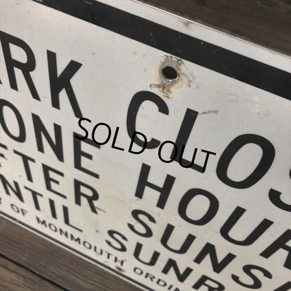 画像2: Vintage Road Sign PARK CLOSED (J332)   (2)