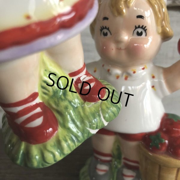 画像2: Vintage Campbell Soup Kids Salt & Pepper Statue (J369) (2)