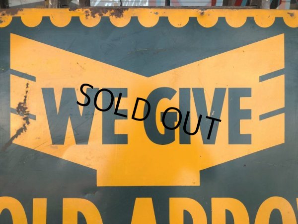 画像2: 40s Vintage Gold Arrow Stamps Huge Tin Sign (J380) (2)