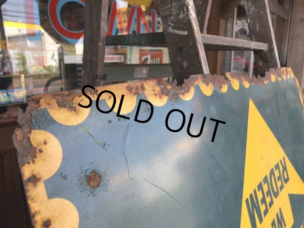 画像5: 40s Vintage Gold Arrow Stamps Huge Tin Sign (J380) (5)