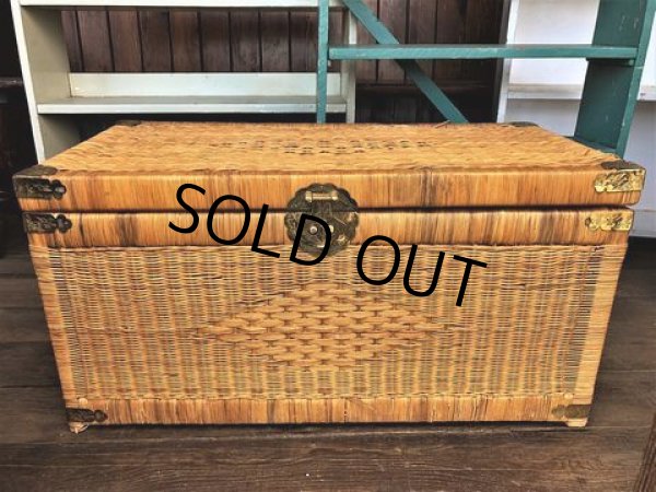 画像1: Antique Wicker Trunk Chest Basket Large Size (J382) (1)