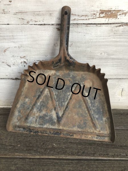 画像2: Vintage WHITE Industrial Metal Dust Pan (J394) (2)