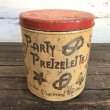 画像3: Vintage Party Pretzel Tin Can (J453) (3)