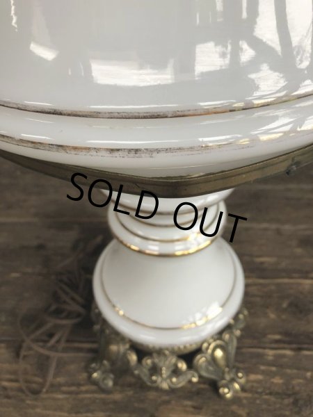 画像8: 60s Vintage Metal Base Milk Glass Hurricane 3 Way Table Lamp (S028) (8)