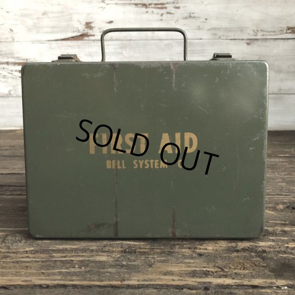 画像2: Vintage Bell System-C First Aid Kit Mettal Box Cabinet (S118） (2)