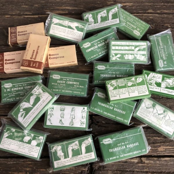 画像11: Vintage Bullard First Aid Kit Mettal Box Cabinet (S120） (11)