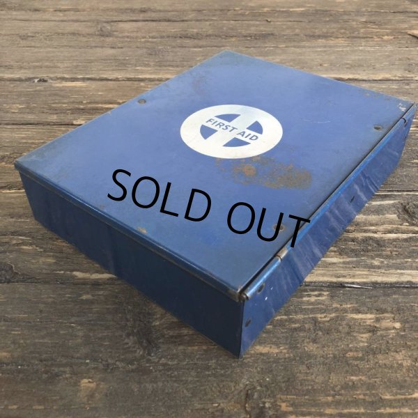 画像8: Vintage First Aid Kit Mettal Box Cabinet (S121） (8)