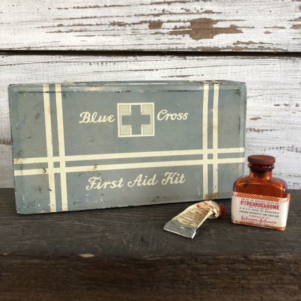 画像1: Vintage Blue Cross First AID Kit Can  (S123） (1)