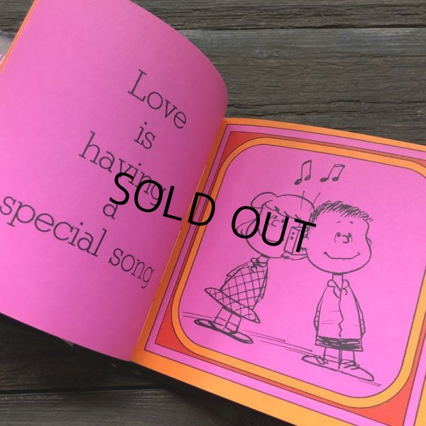 画像7: Vintage Book Snoopy Love is walking Hand in Hand (S142） (7)
