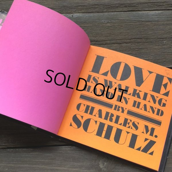 画像4: Vintage Book Snoopy Love is walking Hand in Hand (S142） (4)